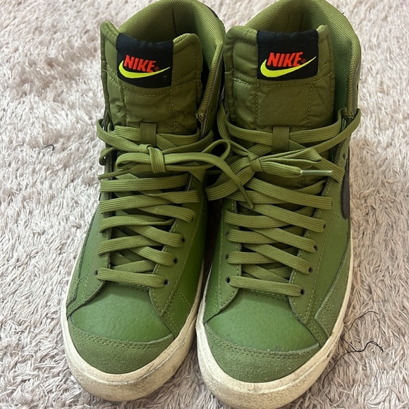 USED NIKE BLAZERS - Picture 2 of 4